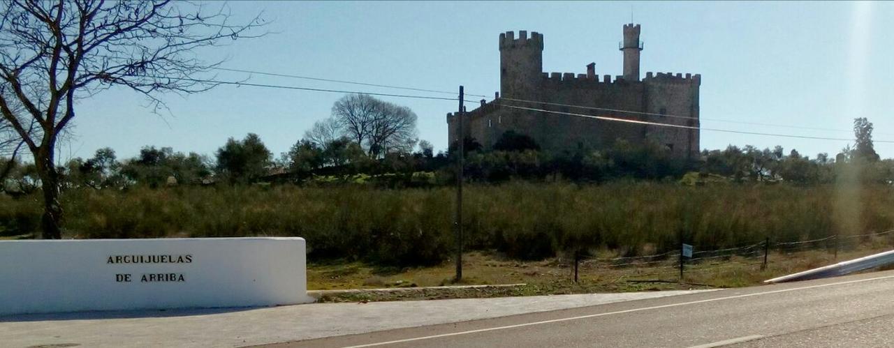 Casa Rural Castillo De Caces Exterior foto